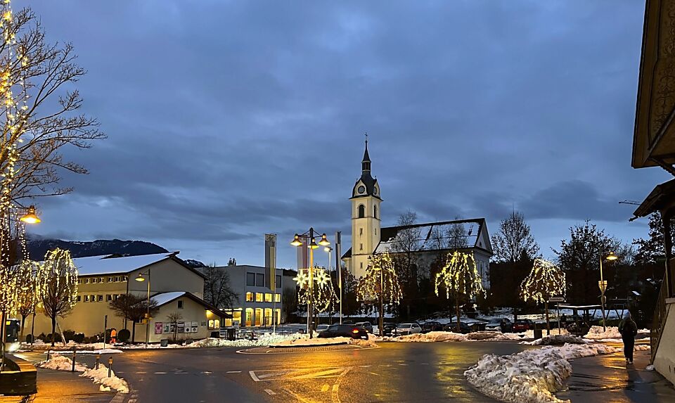Weihnachtsbeleuchtung im Dorfzentrum Adligenswil